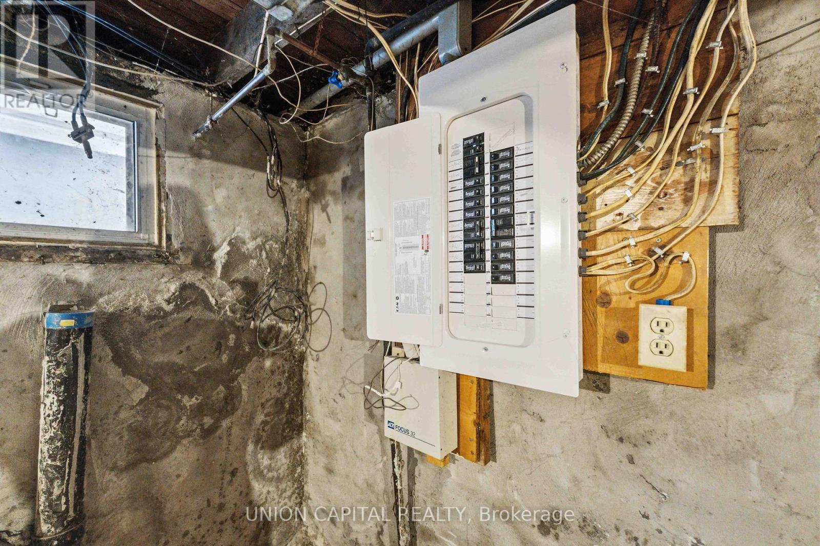 103 Case Street, Hamilton, ON - Indoor Photo Showing Basement
