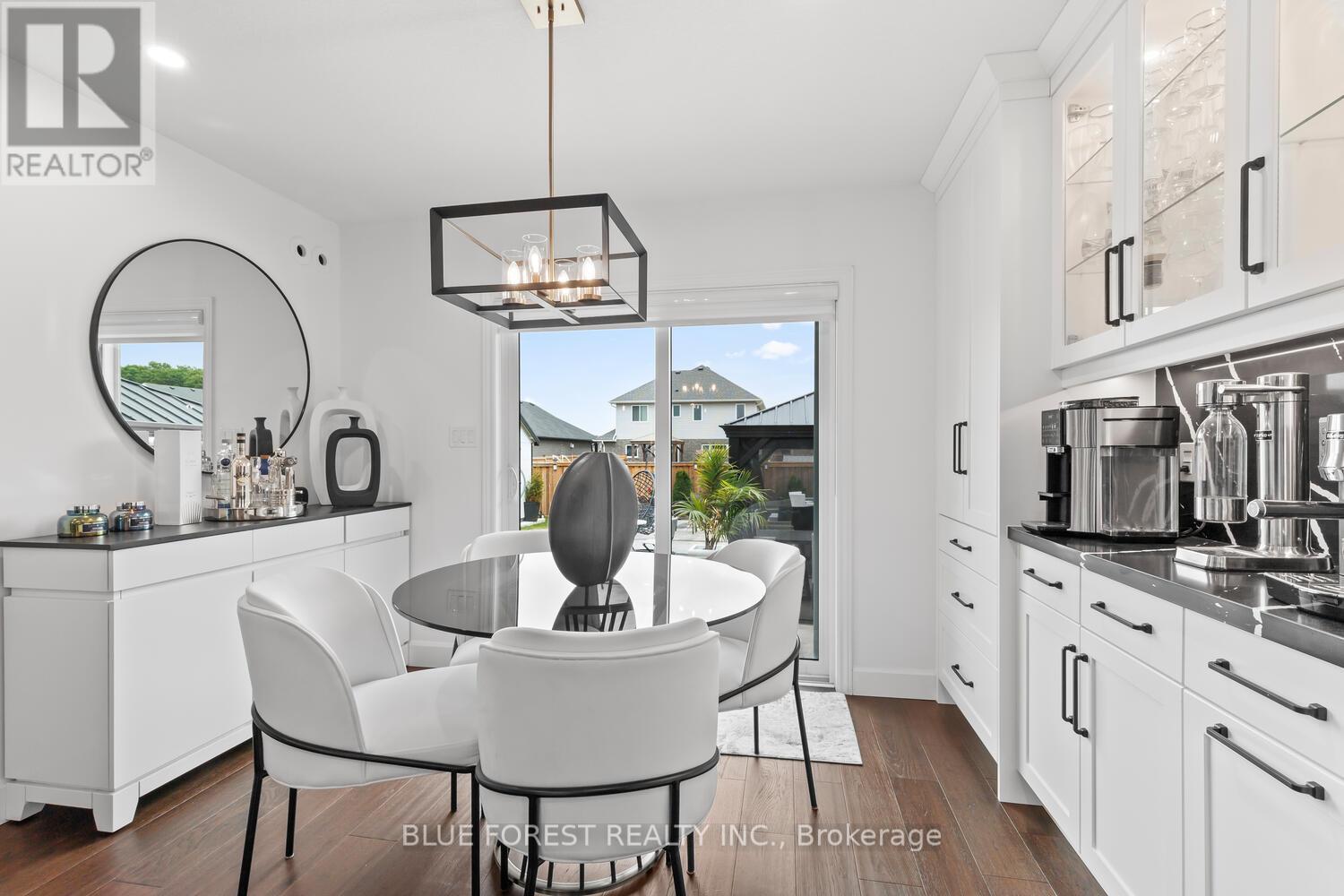 28 Weir Crescent, St. Thomas, ON - Indoor Photo Showing Dining Room