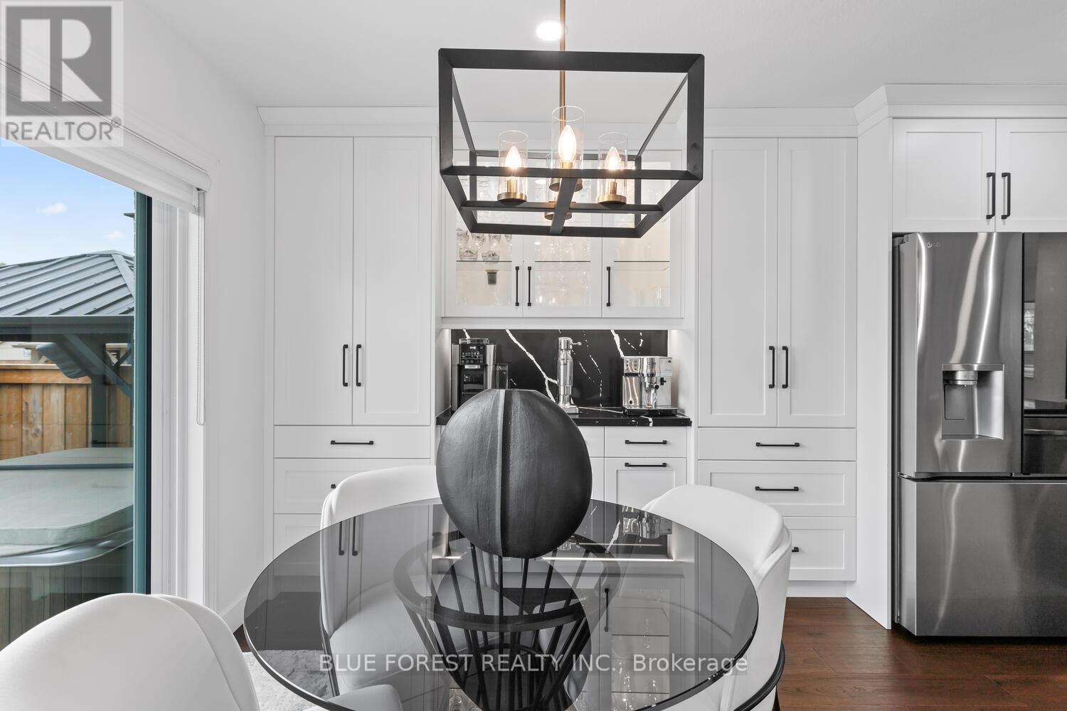 28 Weir Crescent, St. Thomas, ON - Indoor