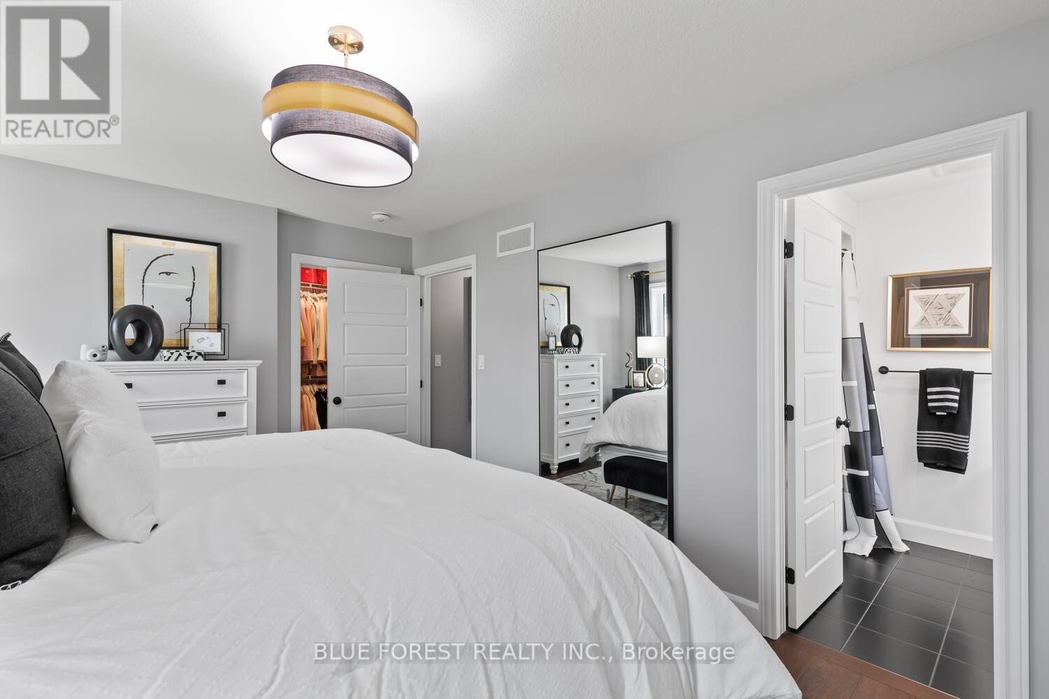 28 Weir Crescent, St. Thomas, ON - Indoor Photo Showing Bedroom