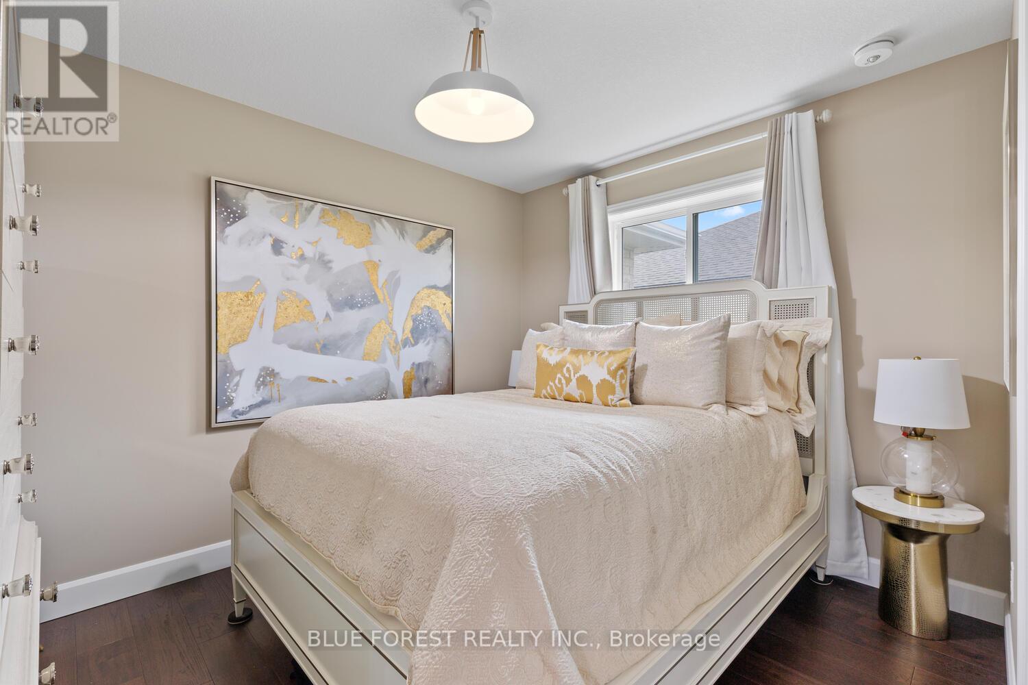 28 Weir Crescent, St. Thomas, ON - Indoor Photo Showing Bedroom