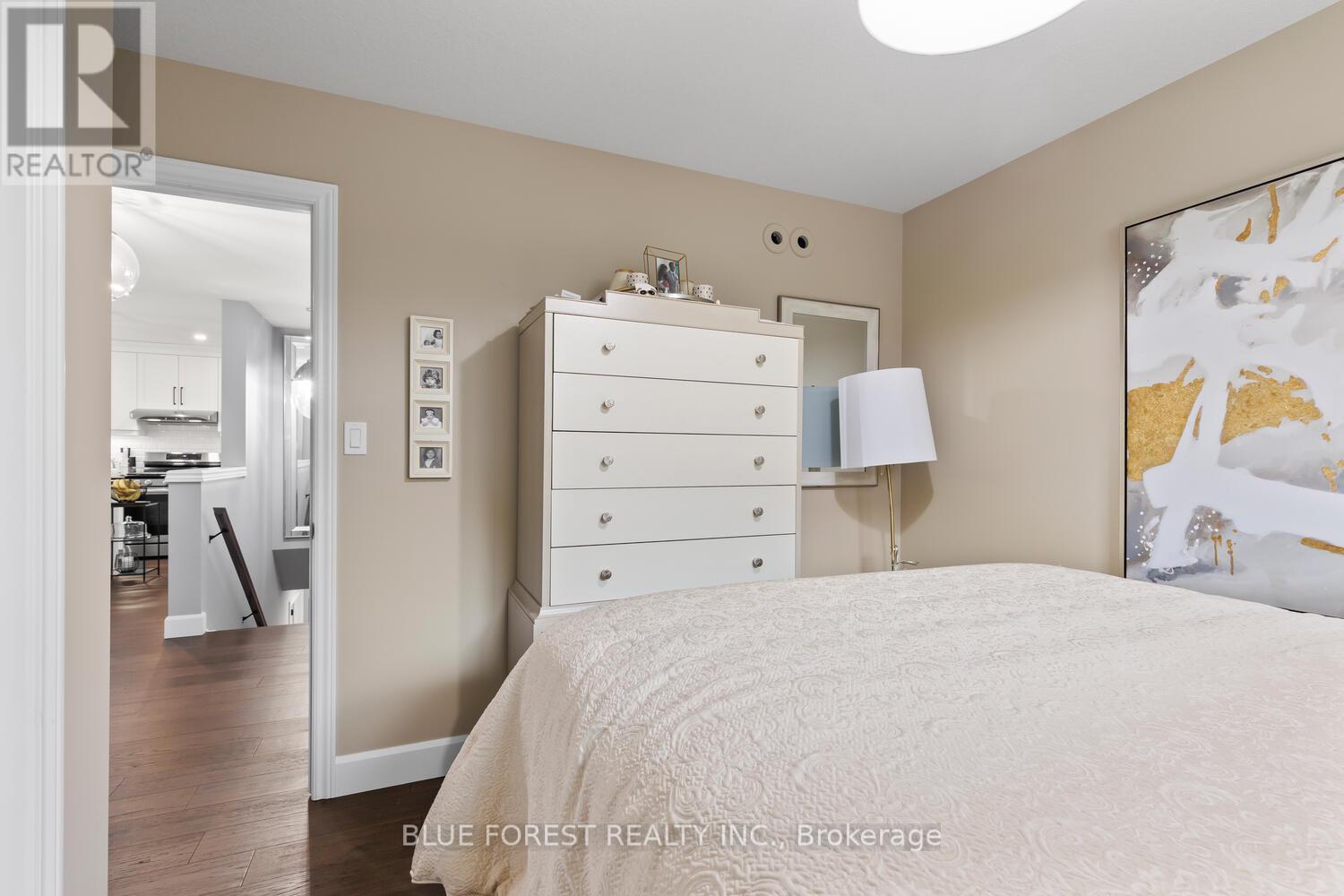 28 Weir Crescent, St. Thomas, ON - Indoor Photo Showing Bedroom
