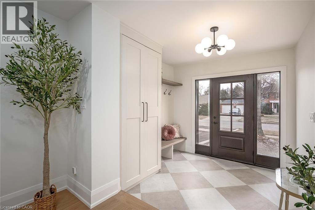 251 Glen Afton Drive, Burlington, ON - Indoor Photo Showing Other Room