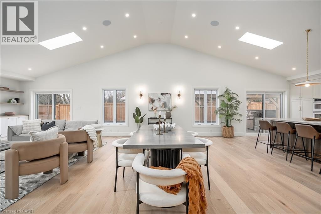 251 Glen Afton Drive, Burlington, ON - Indoor Photo Showing Living Room