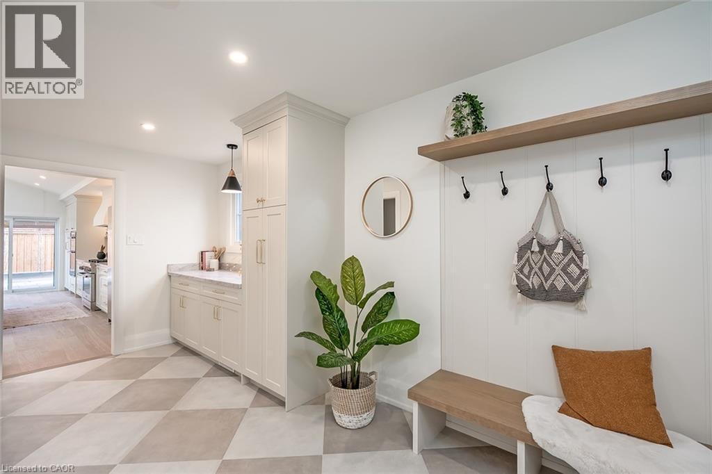 251 Glen Afton Drive, Burlington, ON - Indoor Photo Showing Other Room