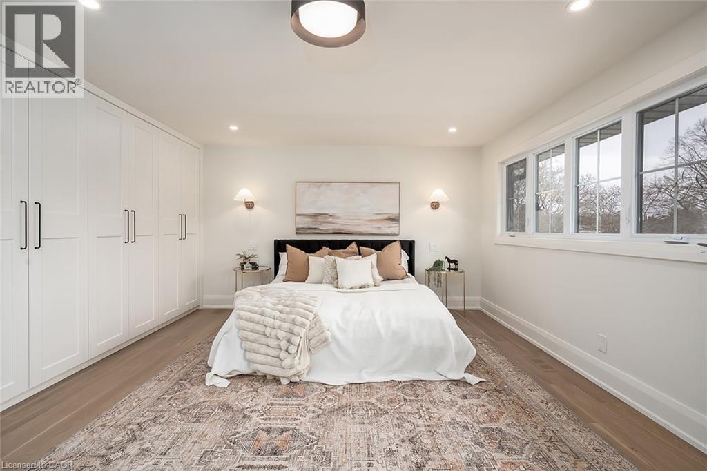 251 Glen Afton Drive, Burlington, ON - Indoor Photo Showing Bedroom