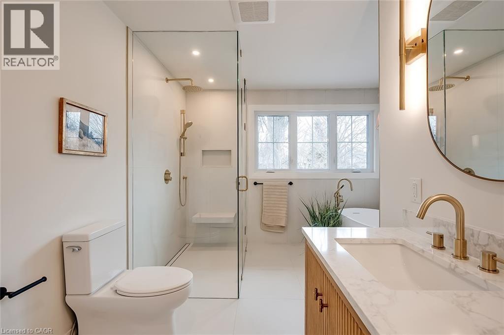 251 Glen Afton Drive, Burlington, ON - Indoor Photo Showing Bathroom