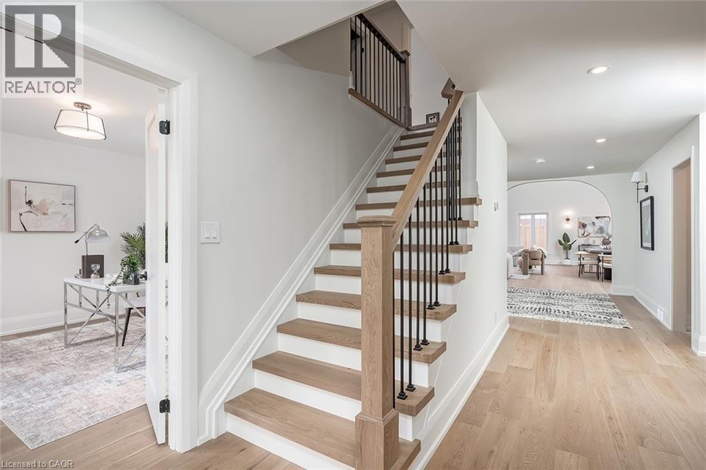 251 Glen Afton Drive, Burlington, ON - Indoor Photo Showing Other Room