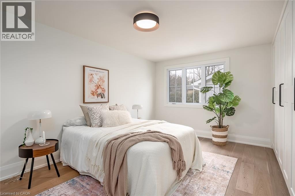 251 Glen Afton Drive, Burlington, ON - Indoor Photo Showing Bedroom