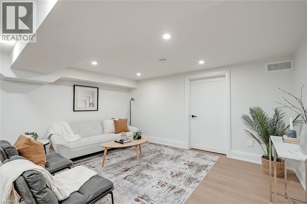 251 Glen Afton Drive, Burlington, ON - Indoor