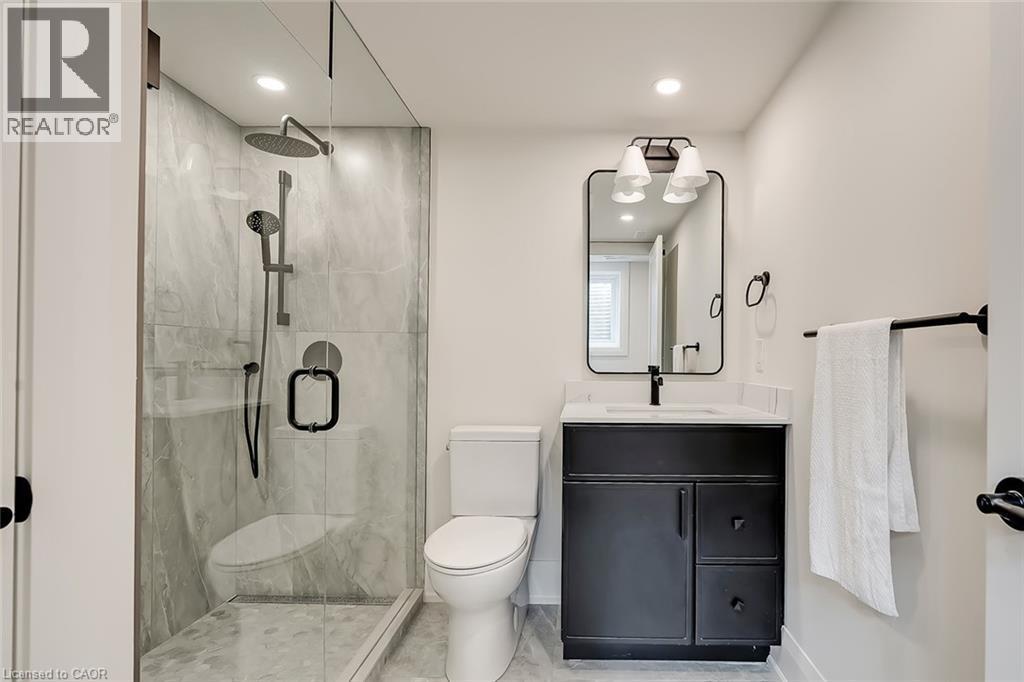 251 Glen Afton Drive, Burlington, ON - Indoor Photo Showing Bathroom