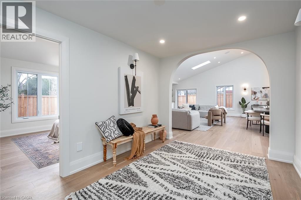 251 Glen Afton Drive, Burlington, ON - Indoor