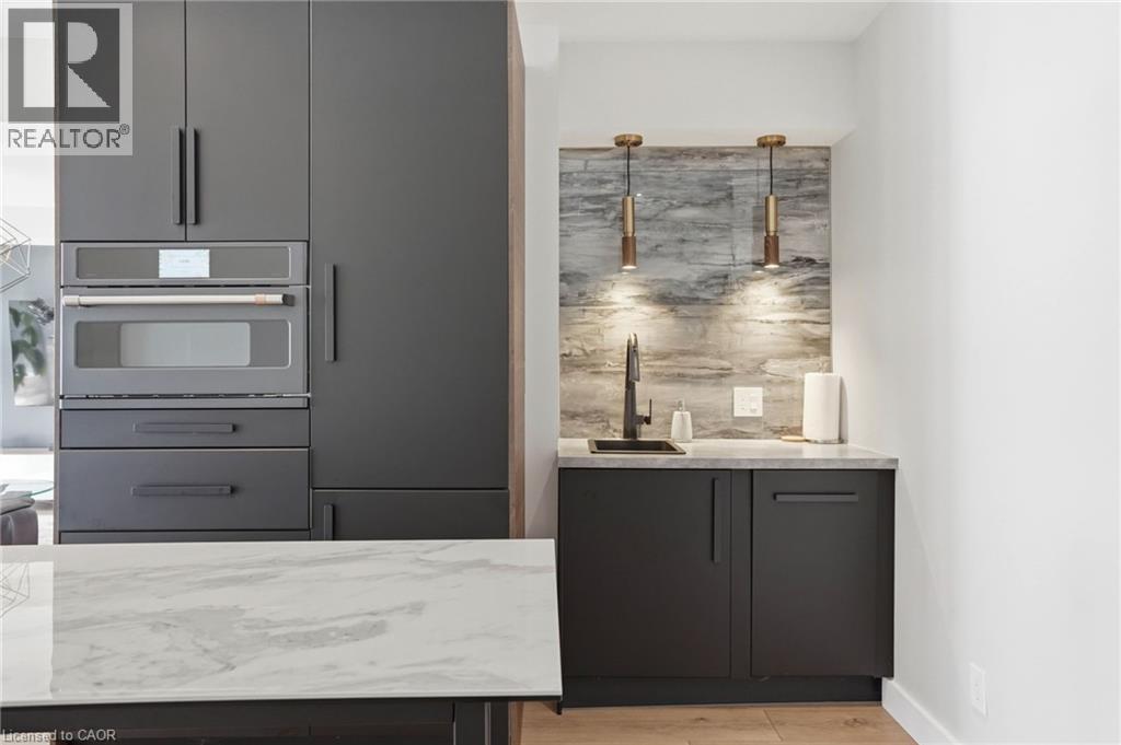 868 Danforth Place, Burlington, ON - Indoor