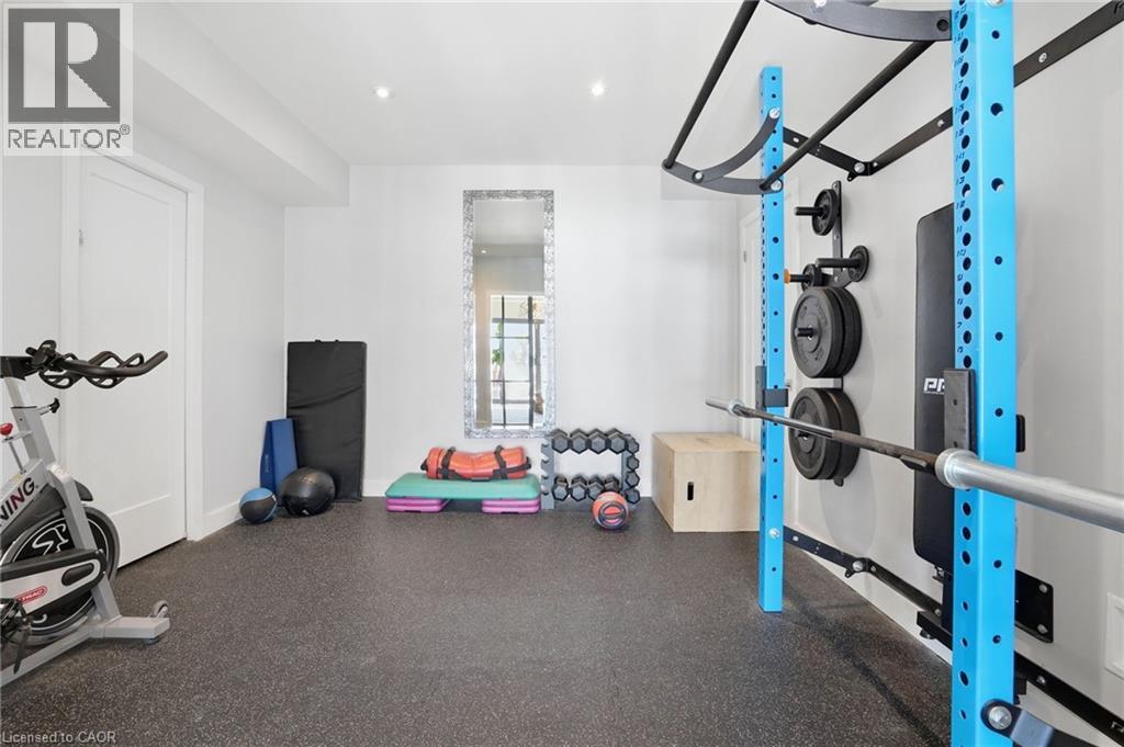 868 Danforth Place, Burlington, ON - Indoor Photo Showing Gym Room