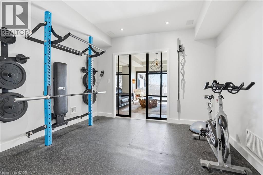 868 Danforth Place, Burlington, ON - Indoor Photo Showing Gym Room