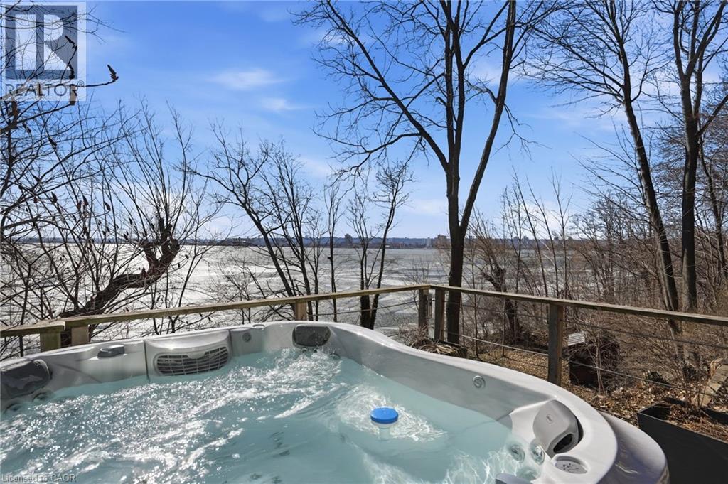 868 Danforth Place, Burlington, ON - Outdoor With View