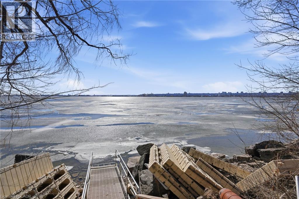 868 Danforth Place, Burlington, ON - Outdoor With Body Of Water With View