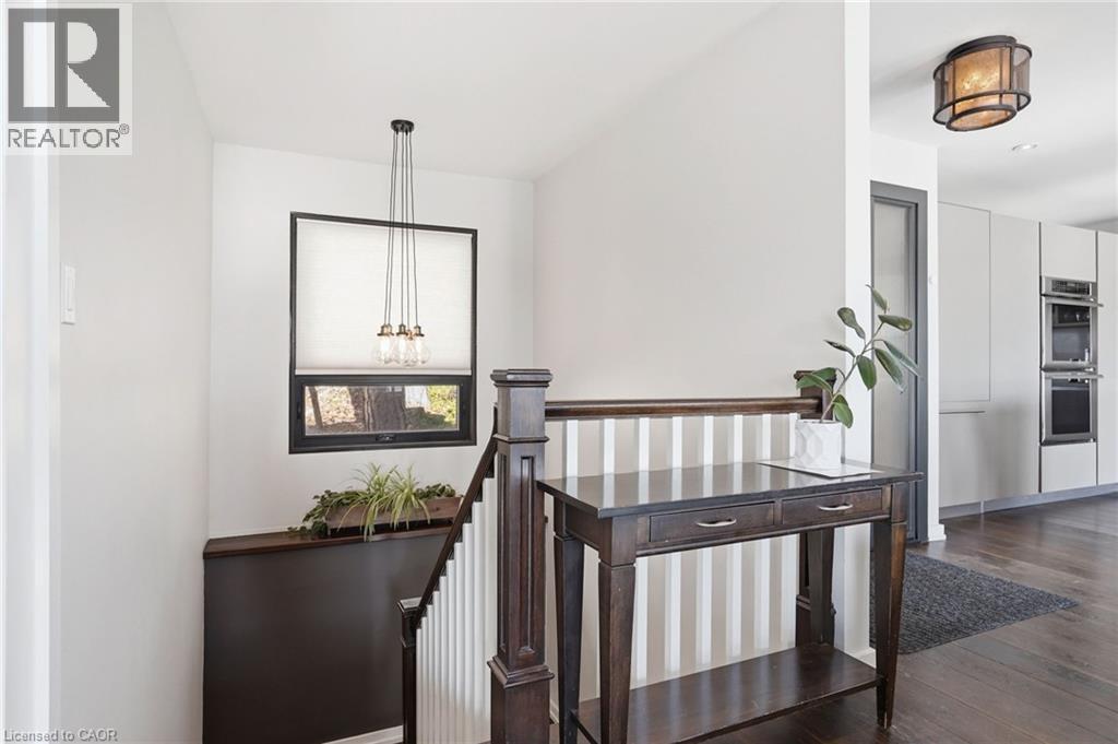 868 Danforth Place, Burlington, ON - Indoor