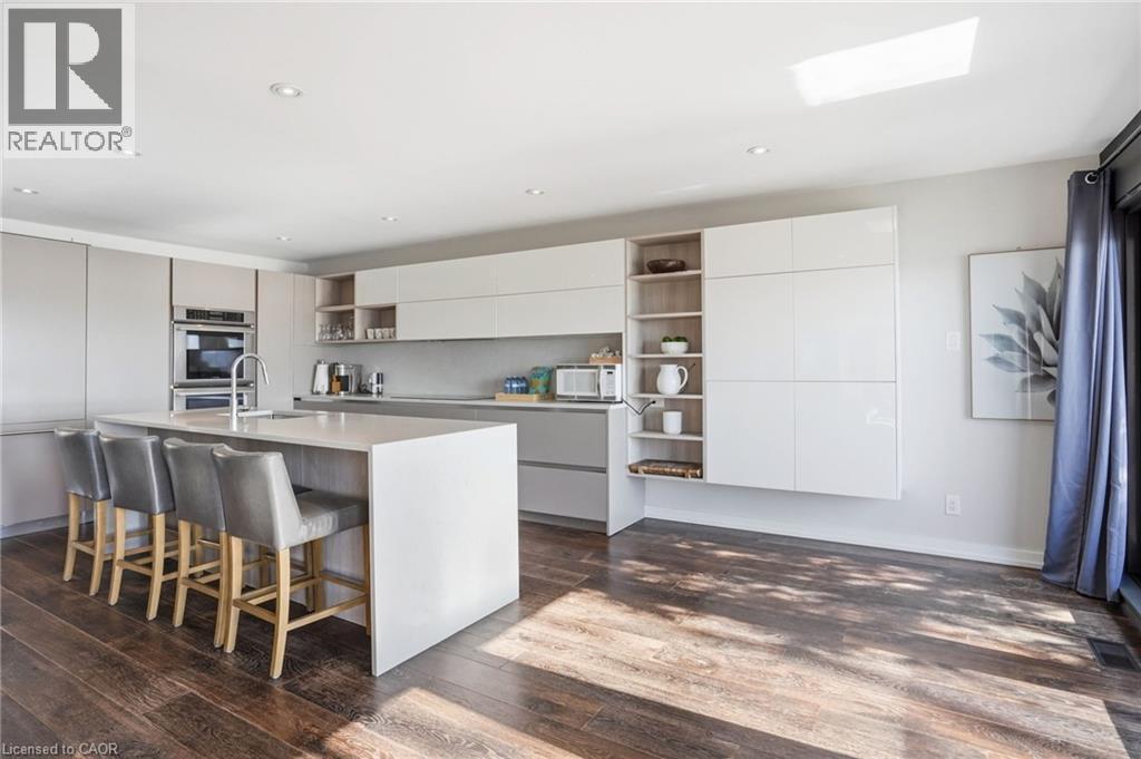868 Danforth Place, Burlington, ON - Indoor Photo Showing Kitchen With Upgraded Kitchen