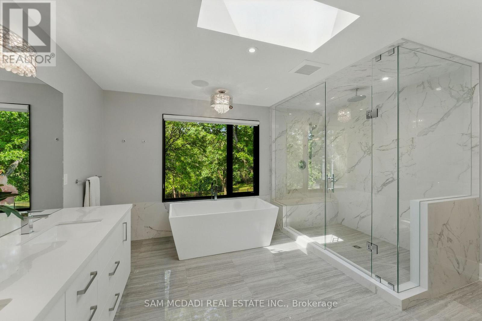 1112 Caldwell Avenue, Mississauga, ON - Indoor Photo Showing Bathroom