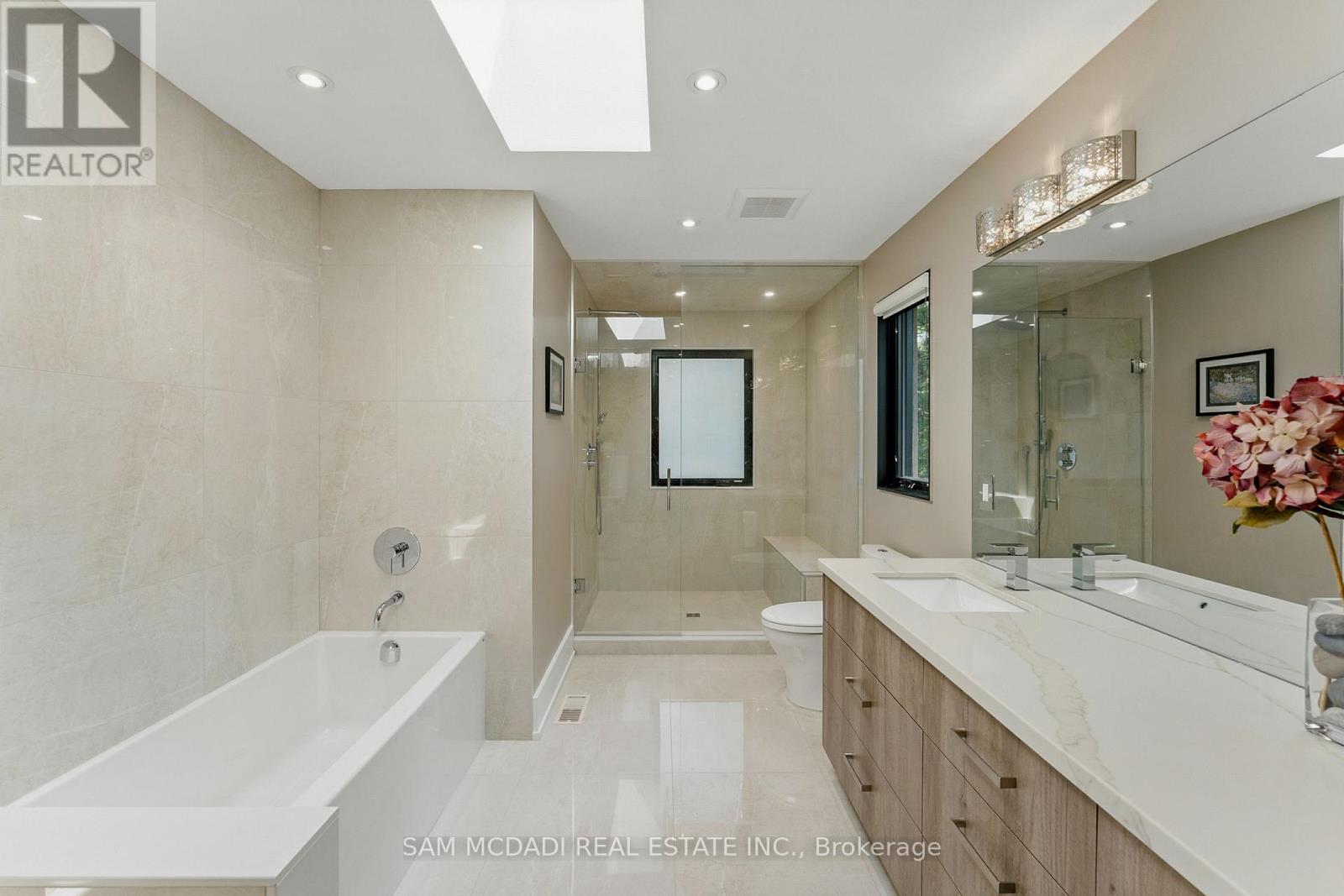 1112 Caldwell Avenue, Mississauga, ON - Indoor Photo Showing Bathroom