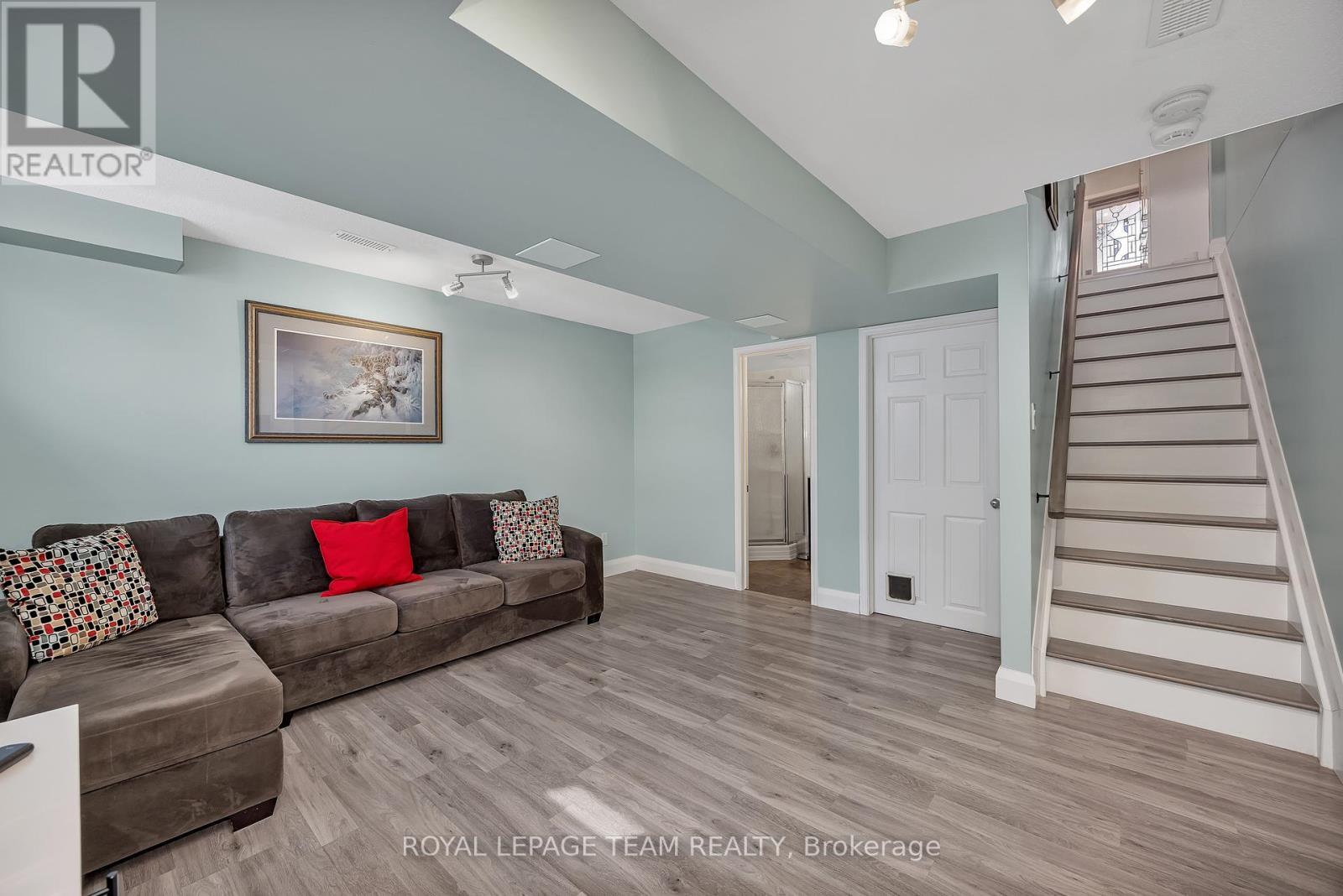 78 Grammercy Park, Ottawa, ON