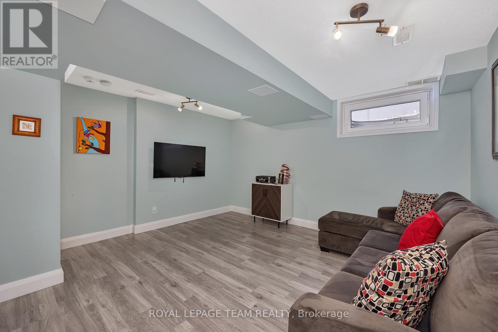 78 Grammercy Park, Ottawa, ON