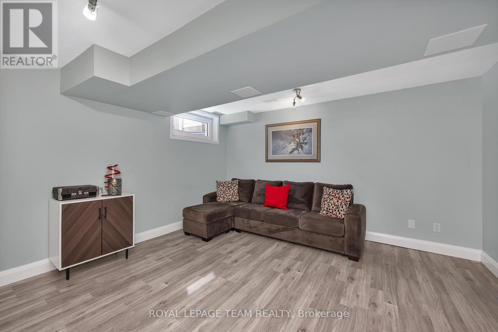 78 Grammercy Park, Ottawa, ON