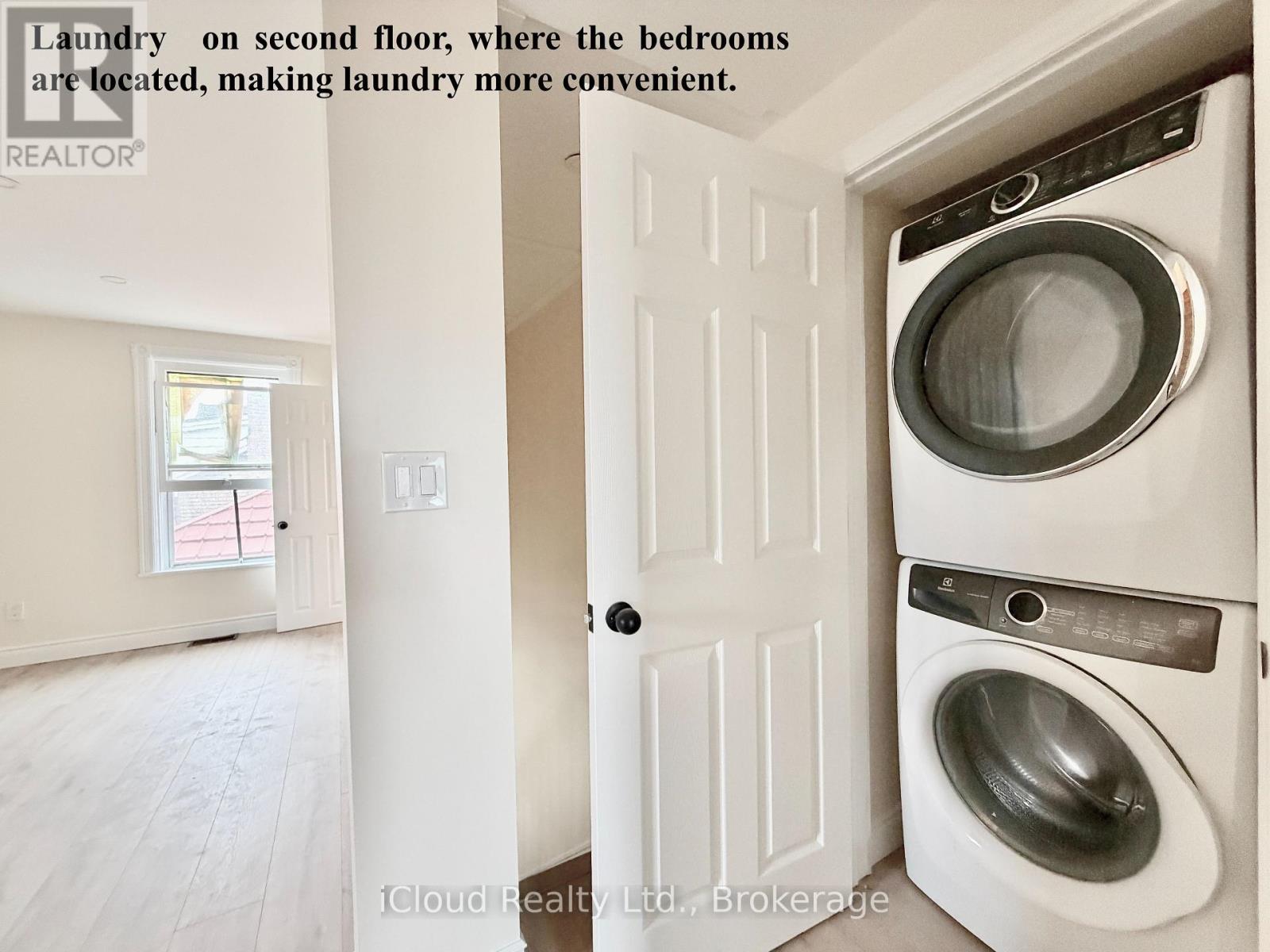 405 Upper Wentworth Street, Hamilton, ON - Indoor Photo Showing Kitchen With Double Sink With Upgraded Kitchen