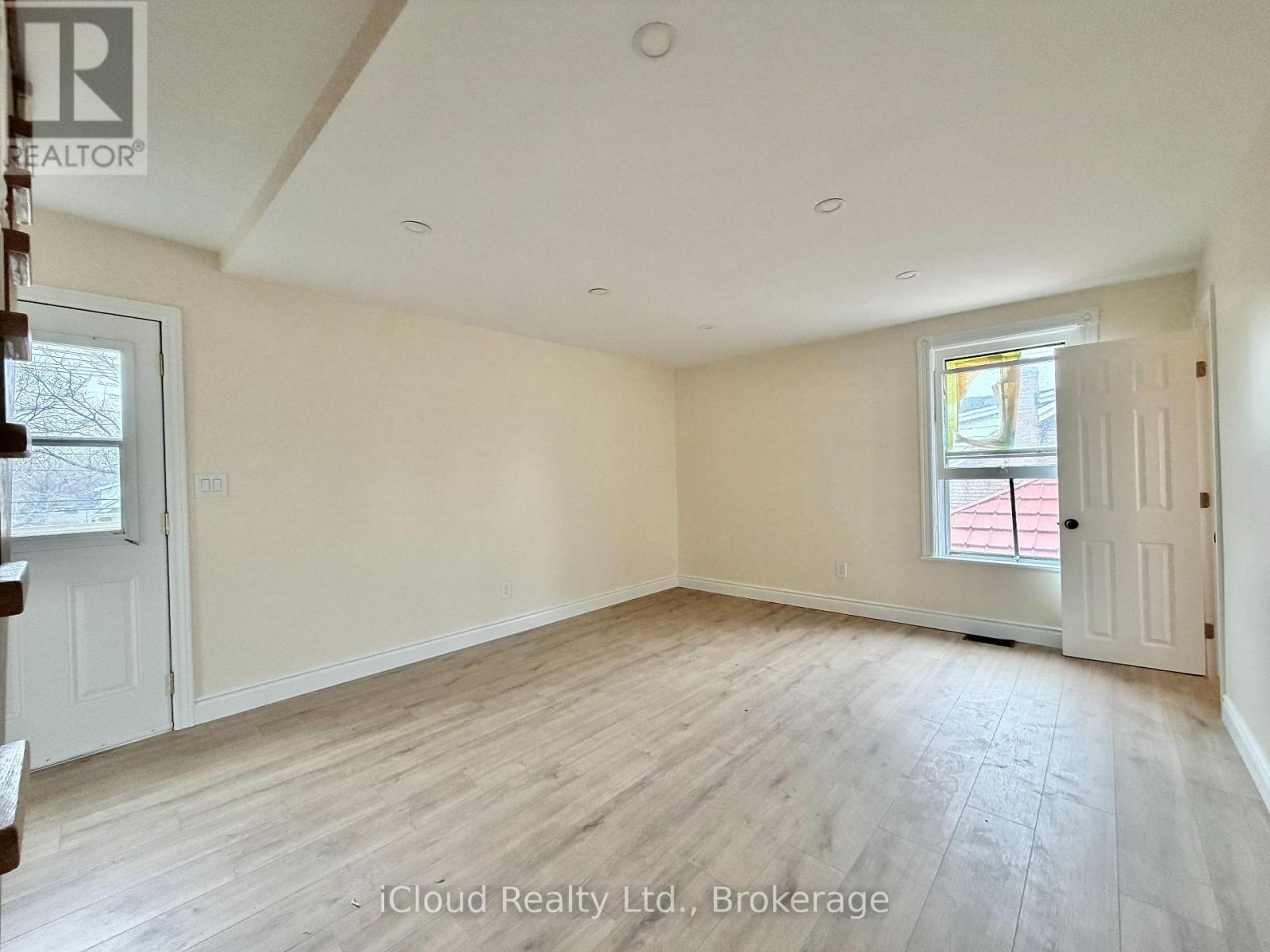 405 Upper Wentworth Street, Hamilton, ON - Indoor Photo Showing Other Room