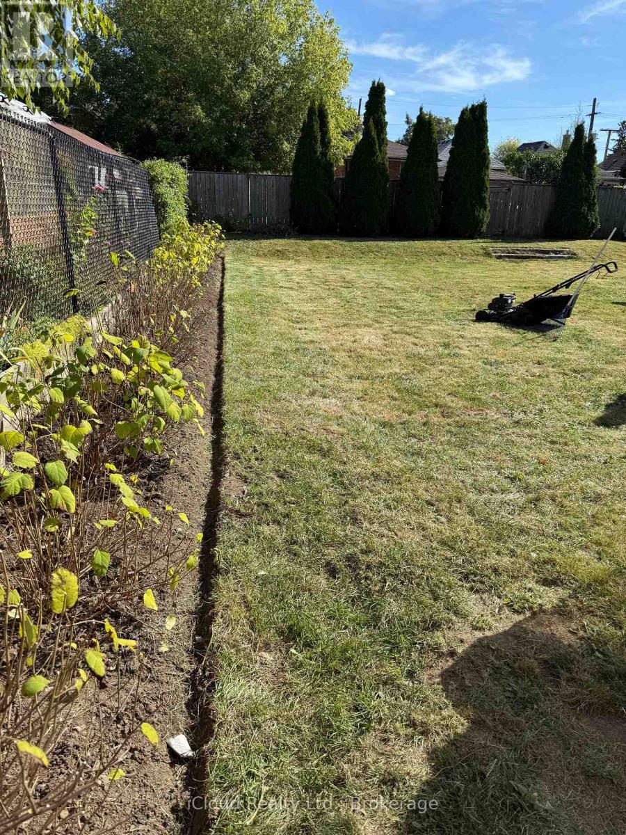 405 Upper Wentworth Street, Hamilton, ON - Outdoor With Exterior