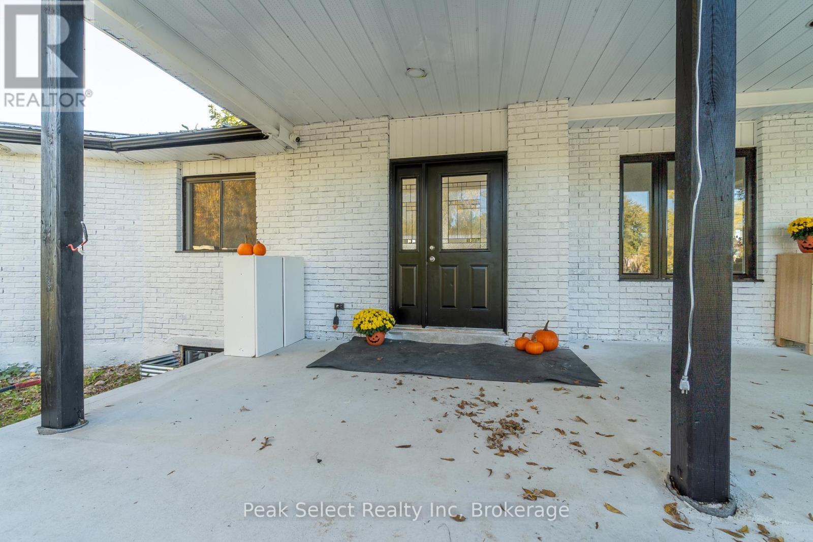 1982 Road 163, Perth South (Blanshard), ON