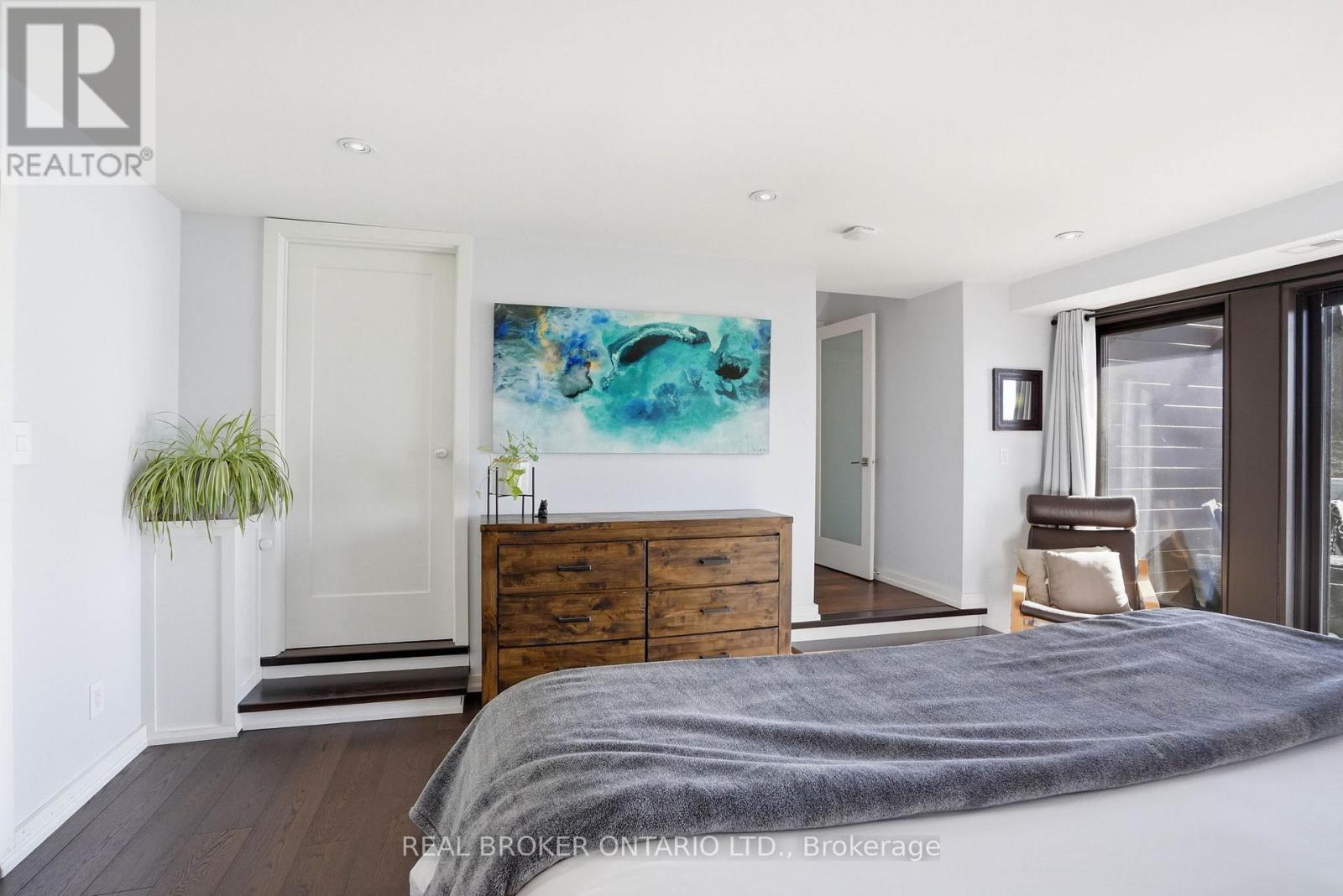 868 Danforth Place, Burlington, ON - Indoor Photo Showing Bedroom