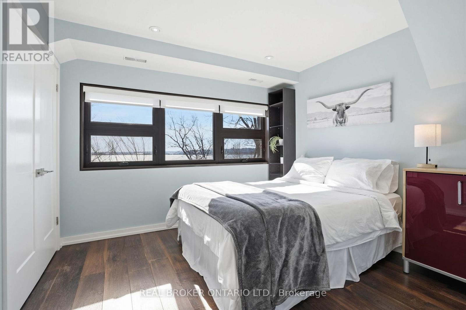 868 Danforth Place, Burlington, ON - Indoor Photo Showing Bedroom