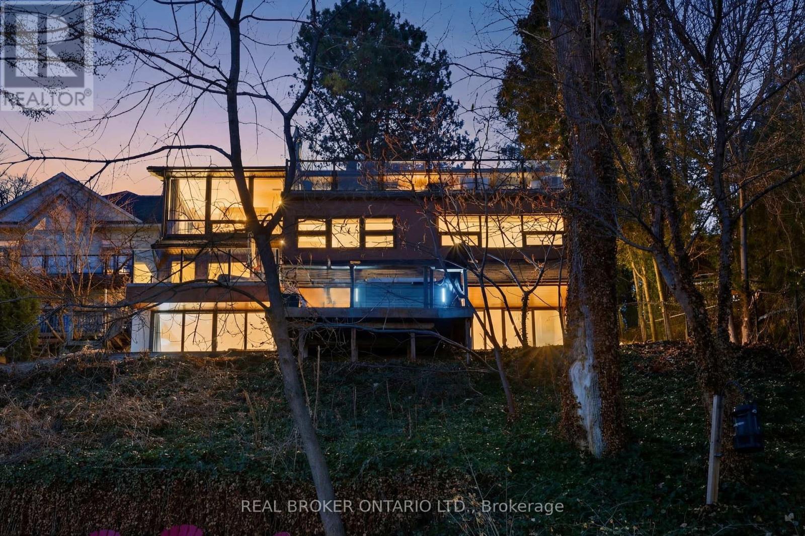 868 Danforth Place, Burlington, ON - Outdoor