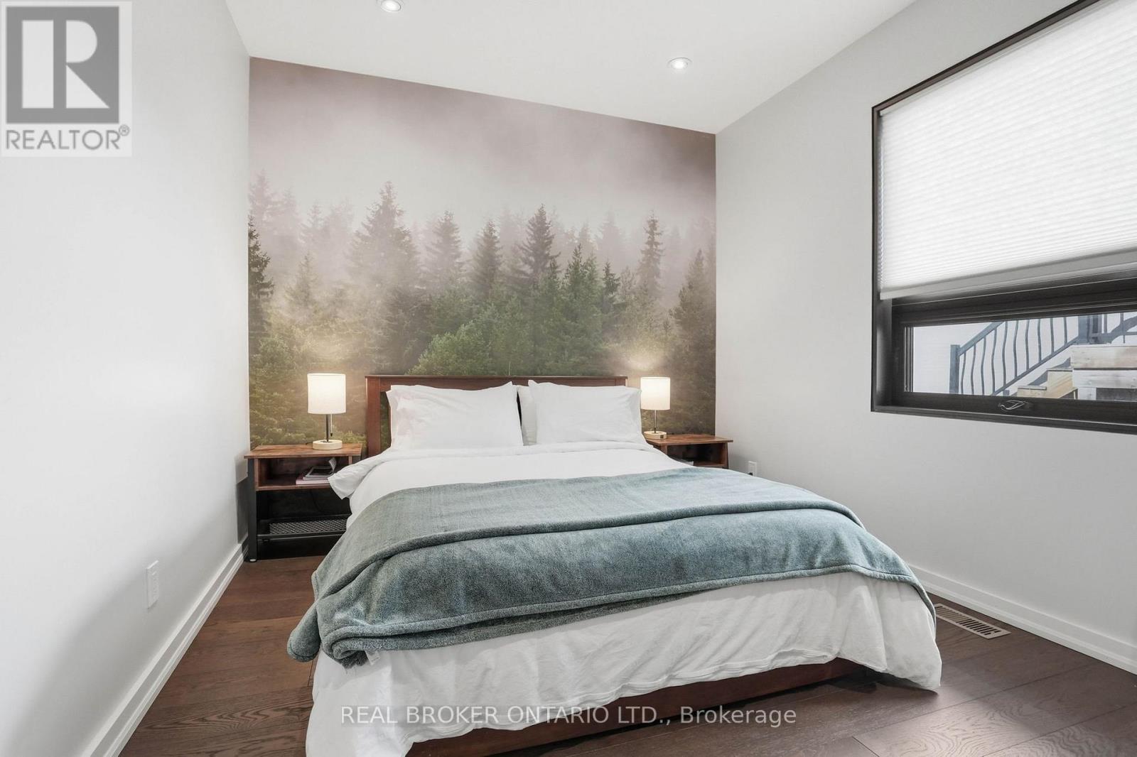 868 Danforth Place, Burlington, ON - Indoor Photo Showing Bedroom