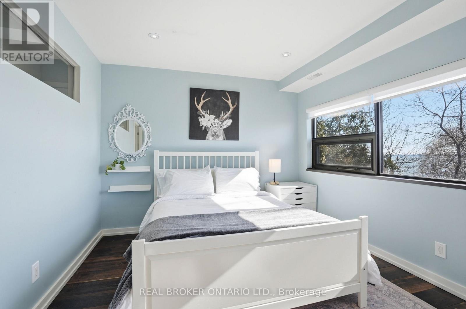 868 Danforth Place, Burlington, ON - Indoor Photo Showing Bedroom