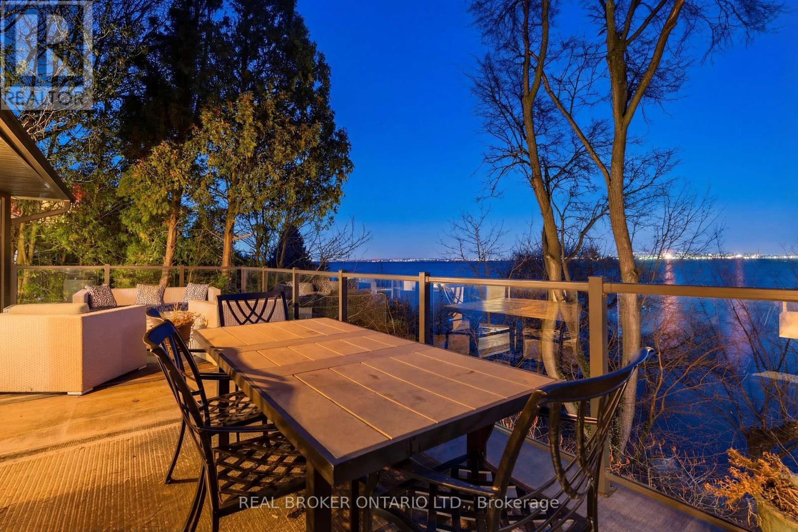 868 Danforth Place, Burlington, ON - Outdoor With Deck Patio Veranda With View