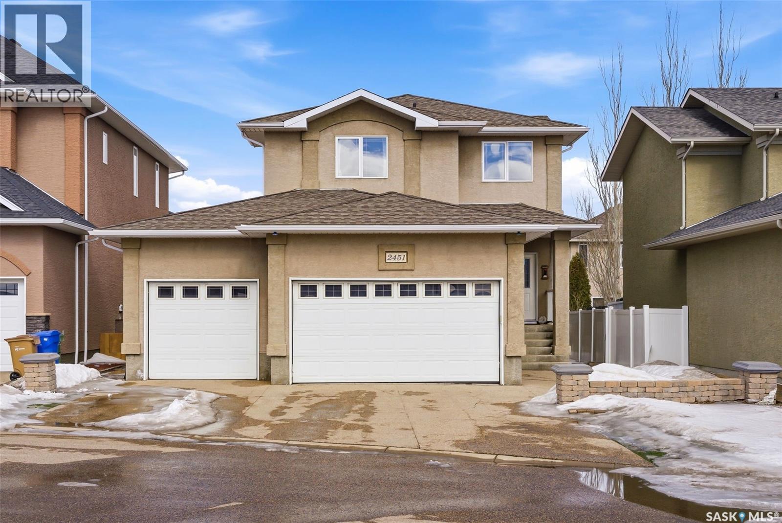 2451 Linner Bay, Regina, SK - Outdoor