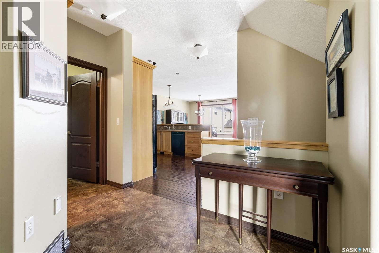 2451 Linner Bay, Regina, SK - Indoor Photo Showing Other Room