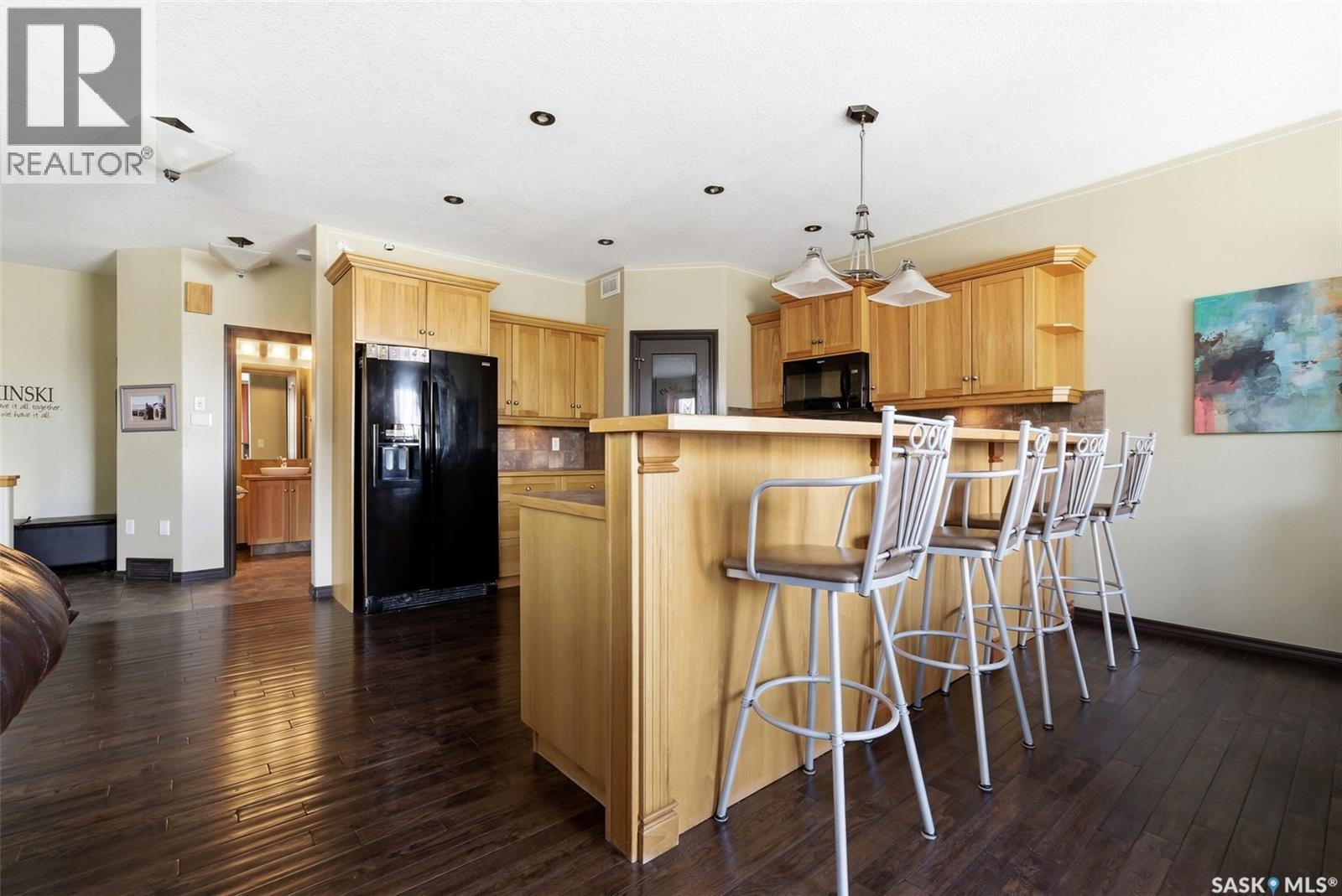 2451 Linner Bay, Regina, SK - Indoor Photo Showing Kitchen