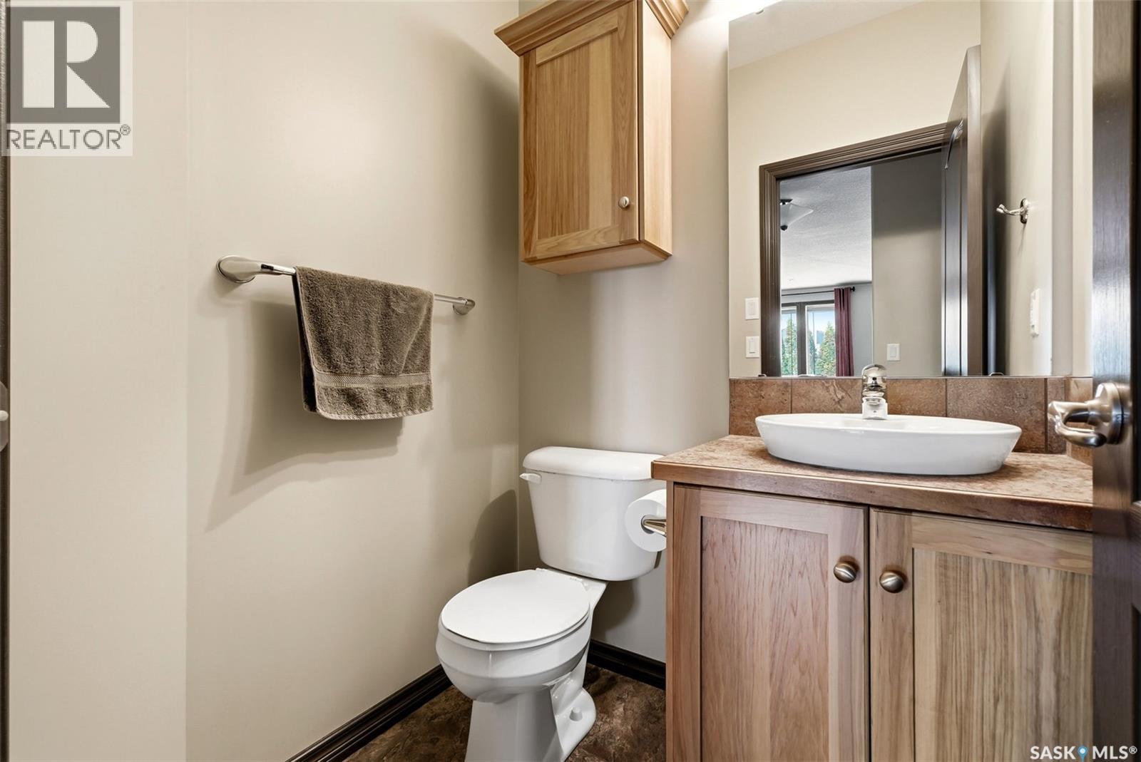 2451 Linner Bay, Regina, SK - Indoor Photo Showing Bathroom
