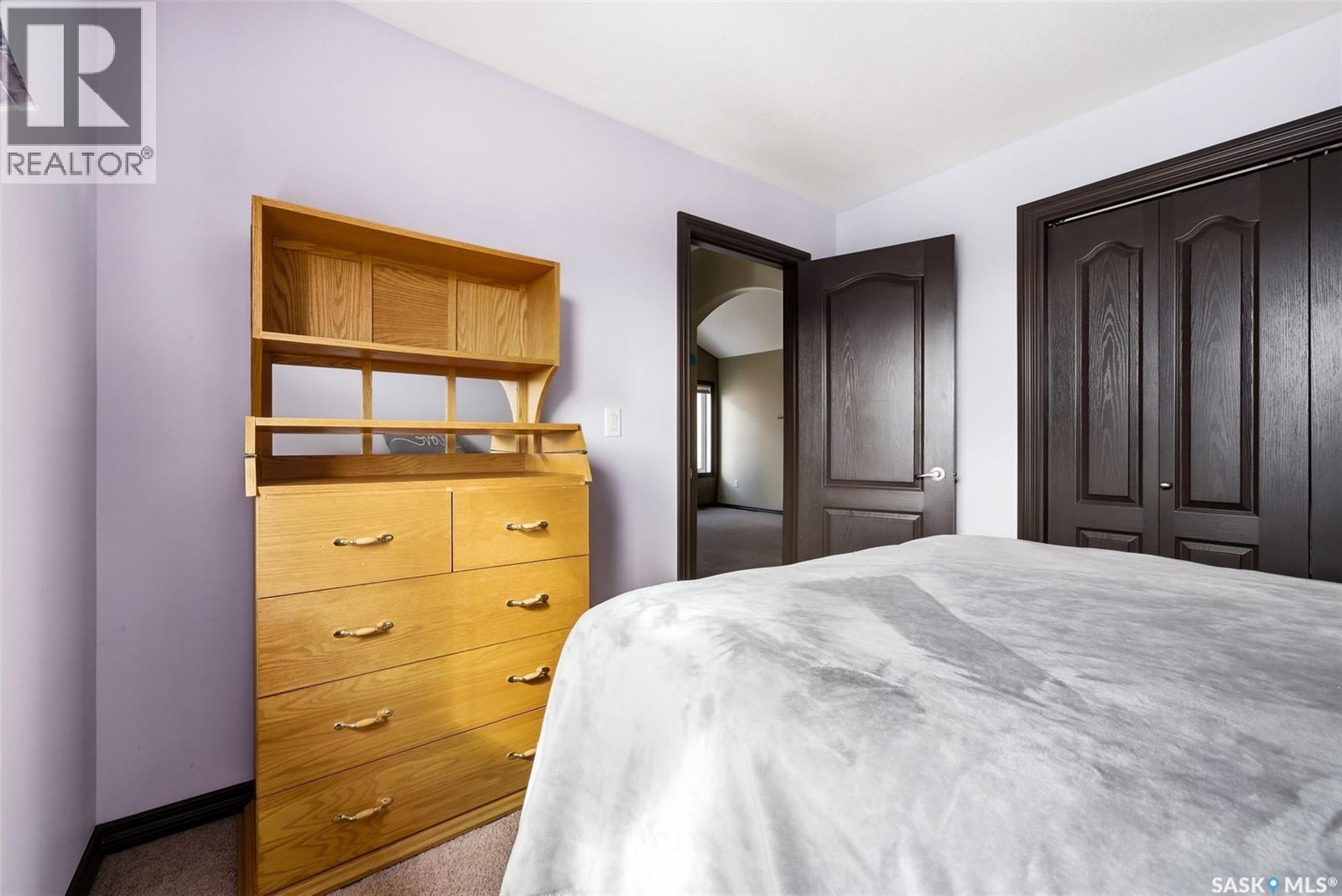 2451 Linner Bay, Regina, SK - Indoor Photo Showing Bedroom