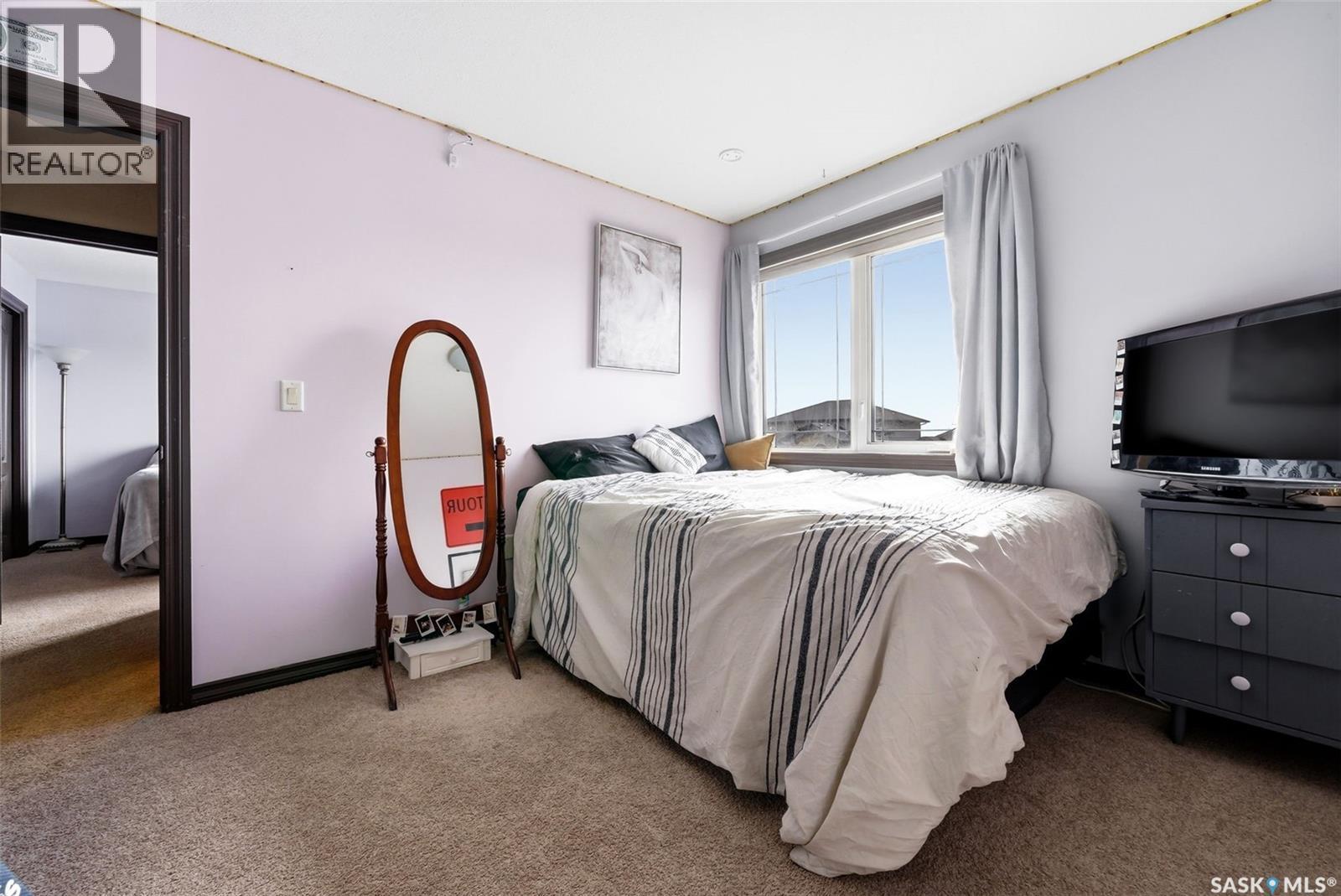 2451 Linner Bay, Regina, SK - Indoor Photo Showing Bedroom