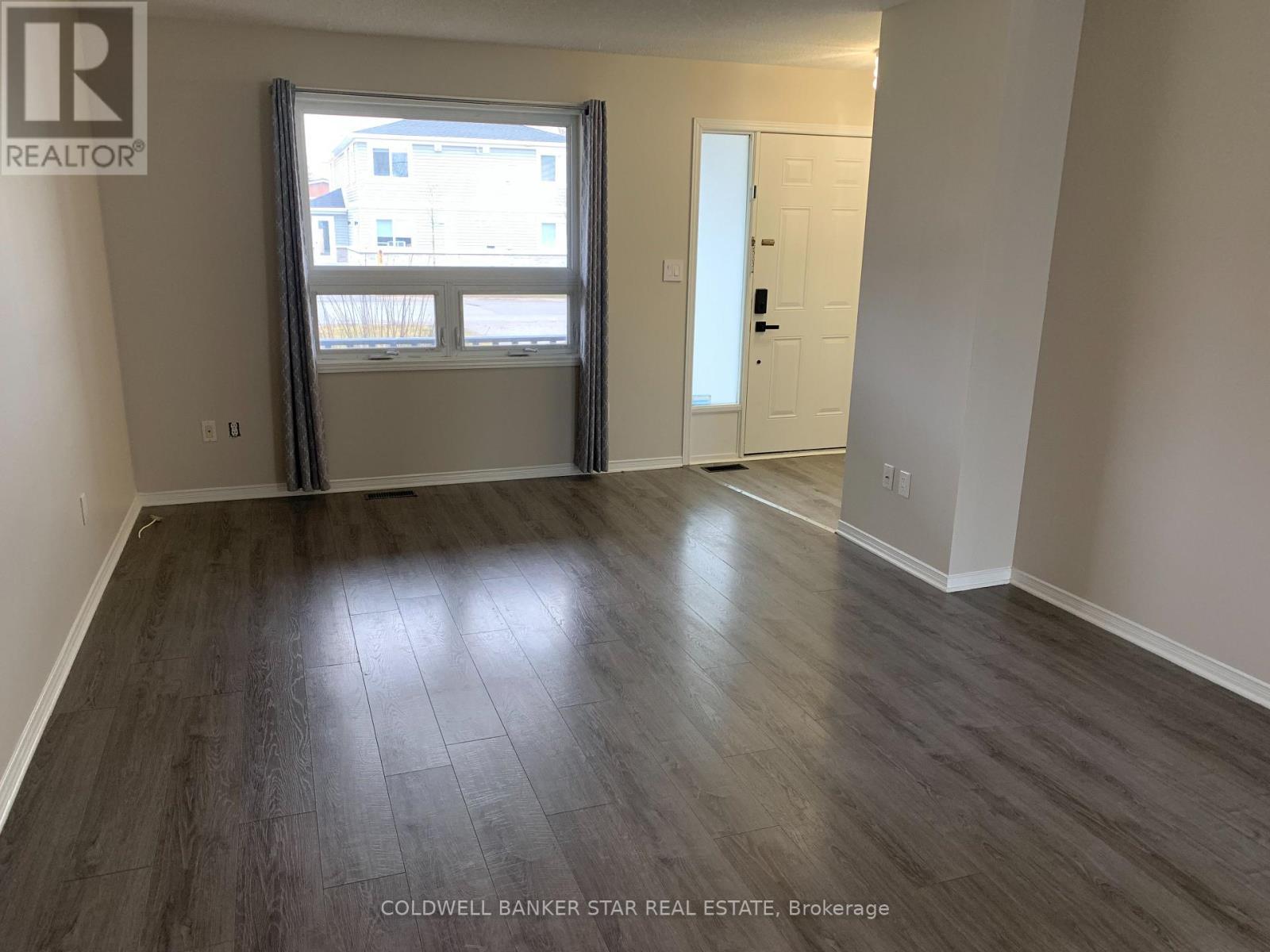 Livingroom - 27 Steele Street, St. Thomas, ON - Indoor Photo Showing Other Room