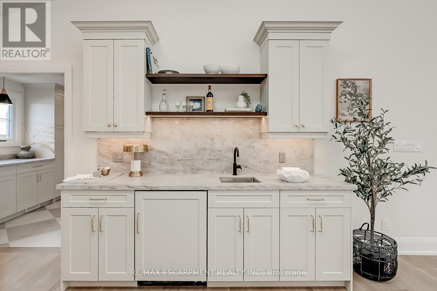 251 Glen Afton Drive, Burlington, ON - Indoor Photo Showing Kitchen