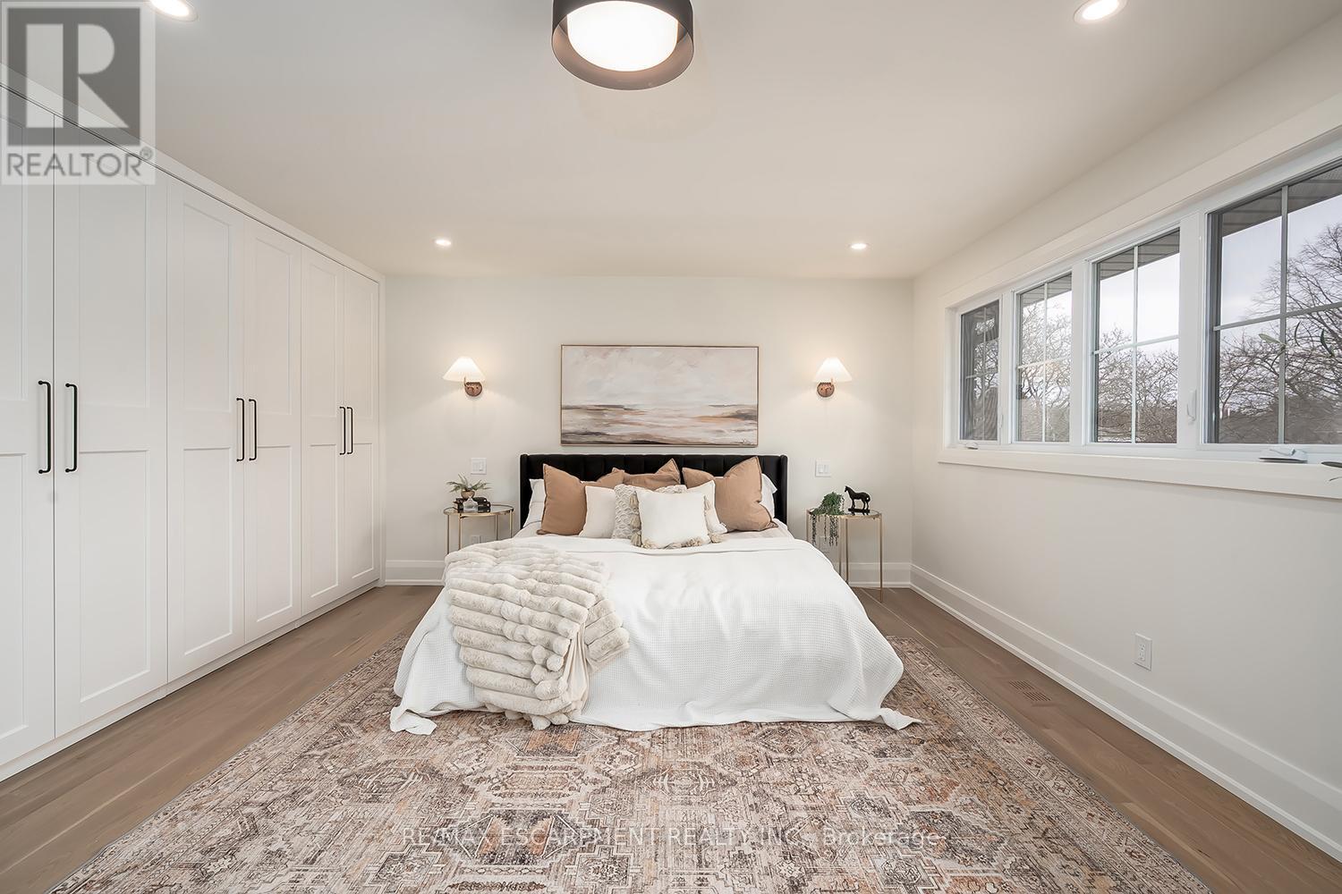 251 Glen Afton Drive, Burlington, ON - Indoor Photo Showing Bedroom