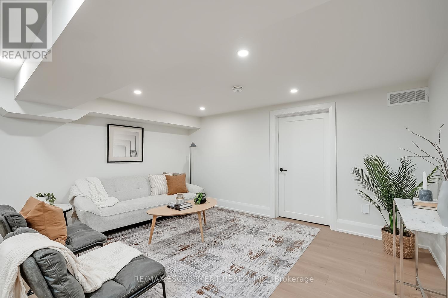 251 Glen Afton Drive, Burlington, ON - Indoor