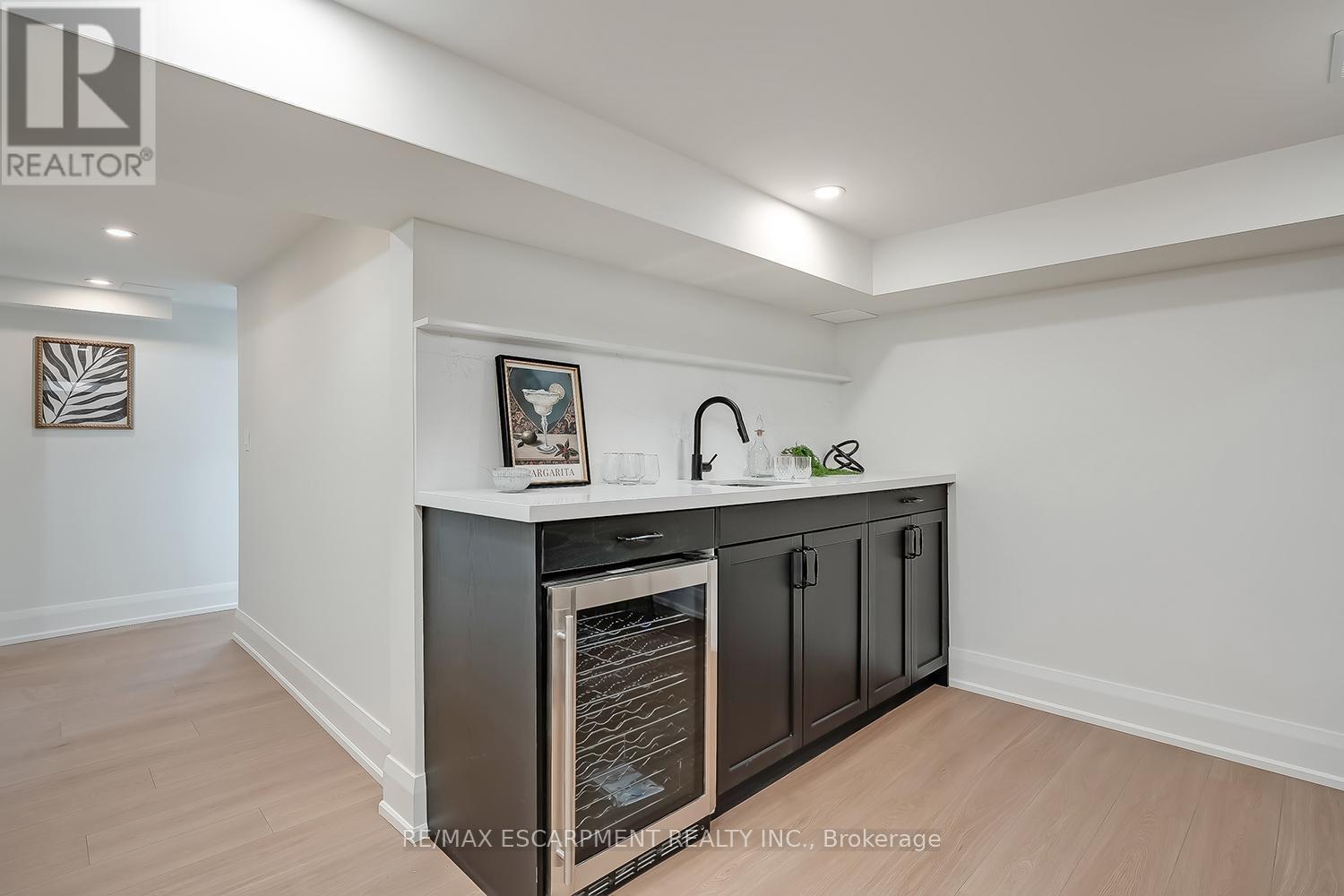 251 Glen Afton Drive, Burlington, ON - Indoor Photo Showing Other Room