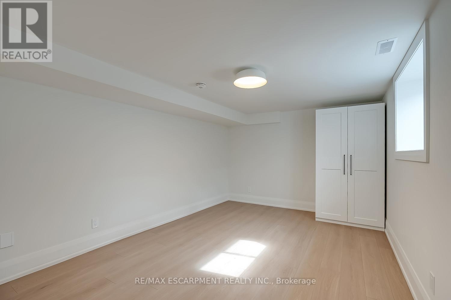 251 Glen Afton Drive, Burlington, ON - Indoor Photo Showing Other Room